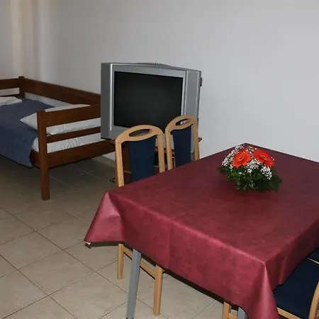 Barbara Gregovica * 풀라